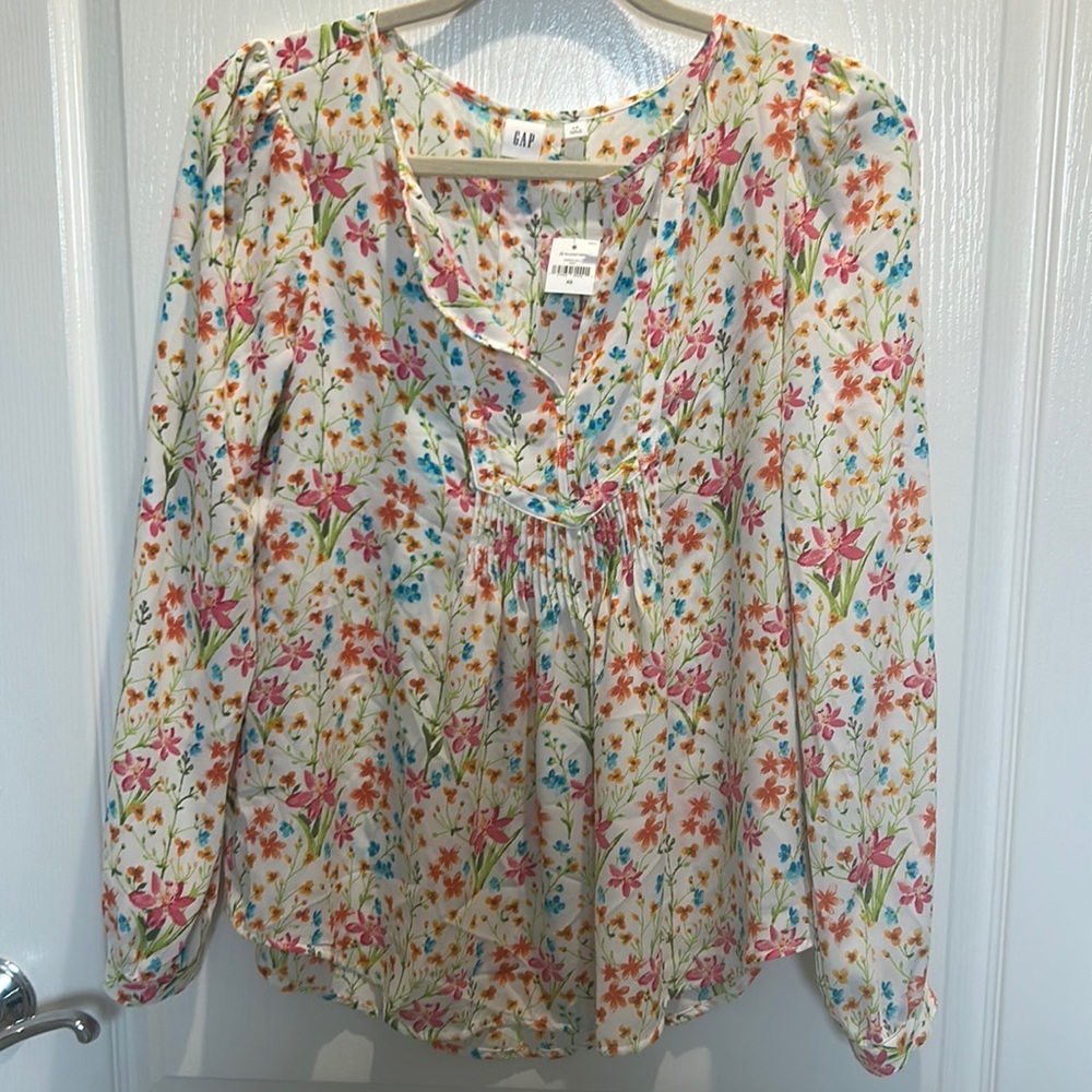 Beautiful Floral GAP Blouse NWT